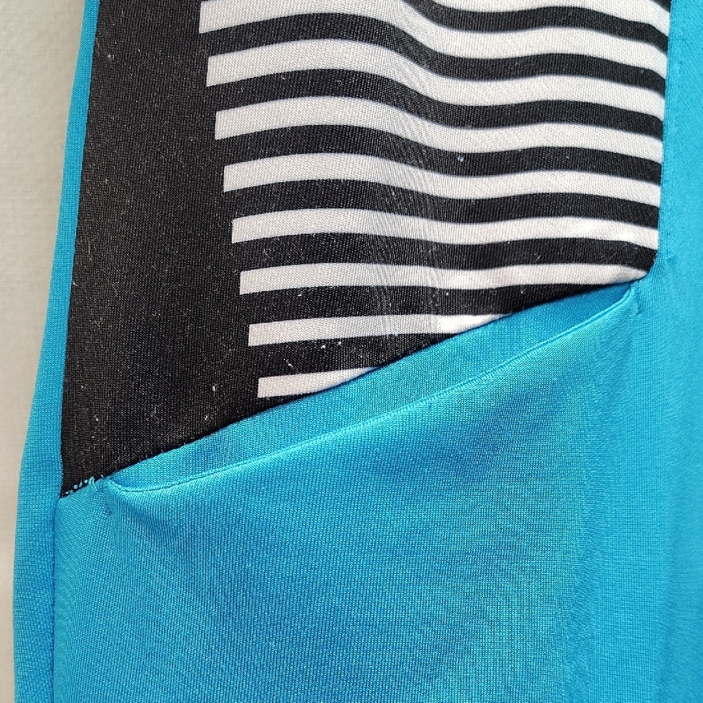 Zumba Fitness Blue and Green Lightweight Jacket - Picture 13 of 13